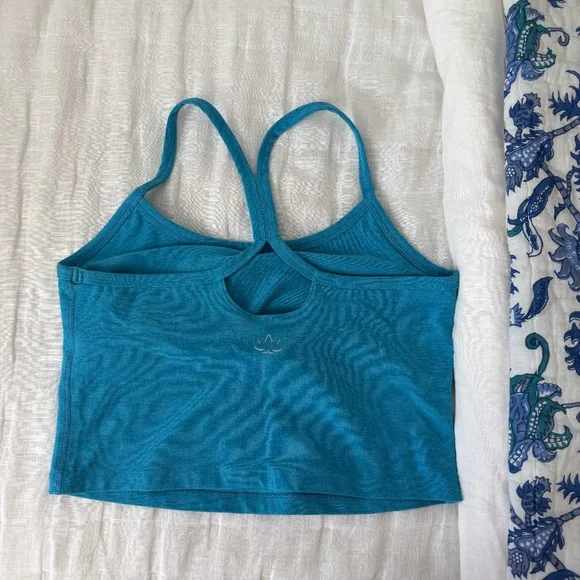 Bundle of Beyond Yoga Tanks - Picture 6 of 8